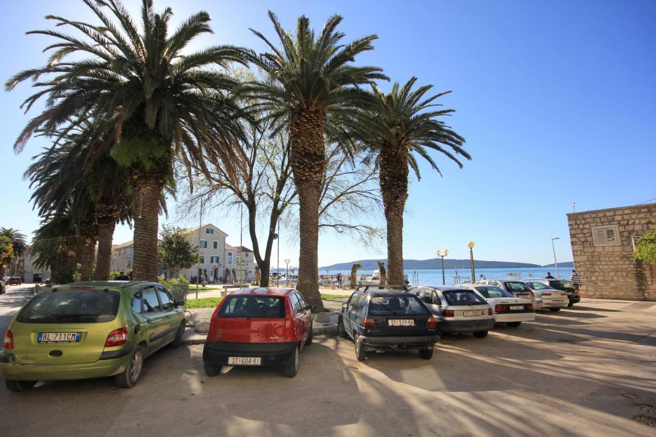 Apartments By The Sea Kastel Kambelovac, Kastela - 8679 Exterior photo